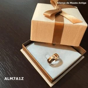 Aliança de Moeda Antiga Abaulada 7MM com Revestimento em Prata com 1 Zircônia - ALM7A1Z