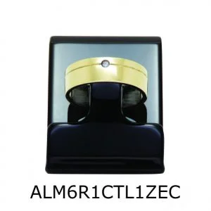 Aliança de Moeda Antiga Reta 6MM com Revestimento em Prata com 1 Canaleta no Torno Lateral e 1 Zircônia em Cima- ALM6R1CTL1ZEC